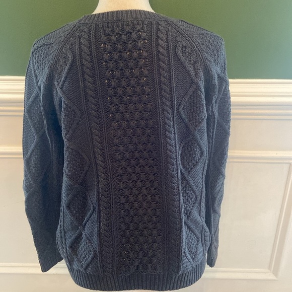 Cable knit Gap sweater - Picture 2 of 8